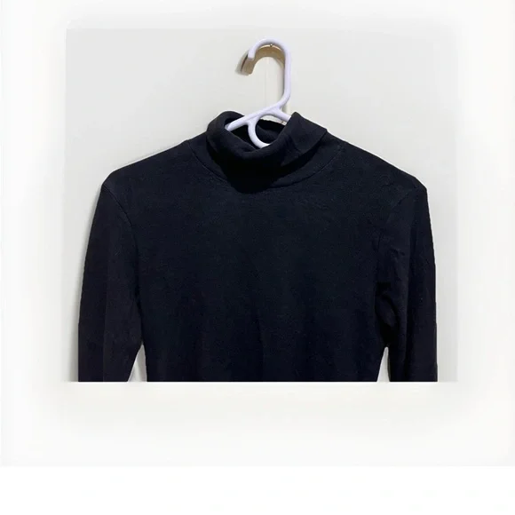 Uniqlo Turtleneck Long Sleeves Black Top Size M - Picture 2 of 10